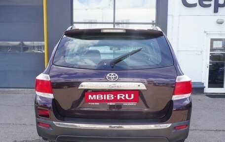 Toyota Highlander III, 2011 год, 1 750 000 рублей, 6 фотография