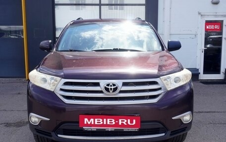Toyota Highlander III, 2011 год, 1 750 000 рублей, 2 фотография