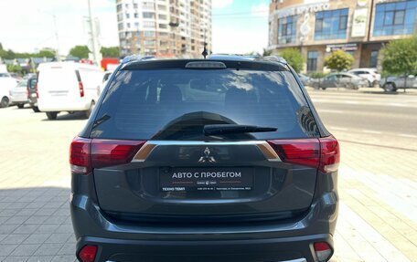 Mitsubishi Outlander III рестайлинг 3, 2015 год, 1 550 000 рублей, 6 фотография
