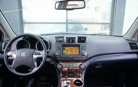 Toyota Highlander III, 2011 год, 1 750 000 рублей, 12 фотография