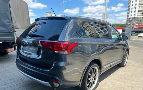 Mitsubishi Outlander III рестайлинг 3, 2015 год, 1 550 000 рублей, 5 фотография