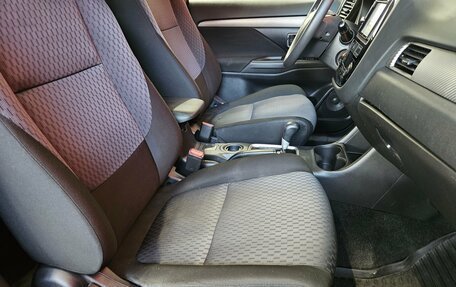 Mitsubishi Outlander III рестайлинг 3, 2012 год, 1 235 000 рублей, 11 фотография