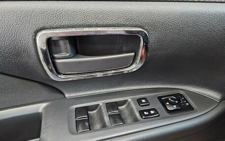 Mitsubishi Outlander III рестайлинг 3, 2012 год, 1 235 000 рублей, 15 фотография