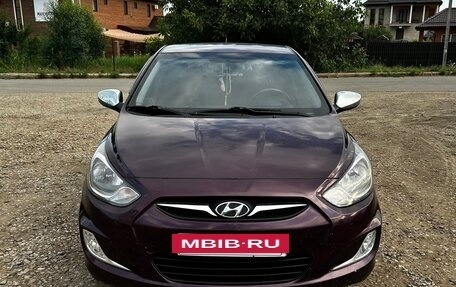 Hyundai Solaris II рестайлинг, 2011 год, 680 000 рублей, 3 фотография