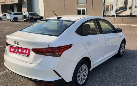 Hyundai Solaris II рестайлинг, 2021 год, 1 580 000 рублей, 4 фотография