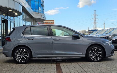 Volkswagen Golf VIII, 2022 год, 2 600 000 рублей, 9 фотография