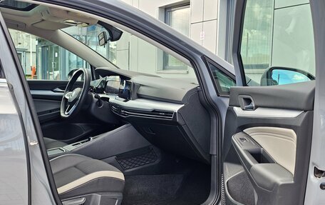 Volkswagen Golf VIII, 2022 год, 2 600 000 рублей, 21 фотография