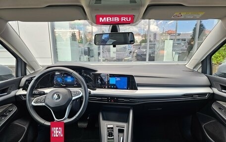 Volkswagen Golf VIII, 2022 год, 2 600 000 рублей, 24 фотография