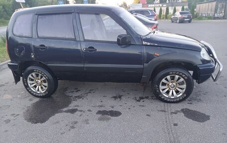 Chevrolet Niva I рестайлинг, 2005 год, 150 000 рублей, 3 фотография