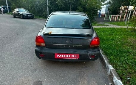 Hyundai Sonata IV рестайлинг, 2000 год, 85 000 рублей, 5 фотография
