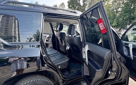 Toyota Land Cruiser Prado 150 рестайлинг 2, 2022 год, 7 500 000 рублей, 2 фотография