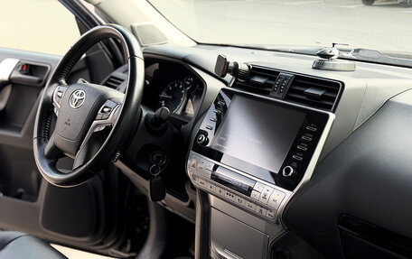 Toyota Land Cruiser Prado 150 рестайлинг 2, 2022 год, 7 500 000 рублей, 8 фотография