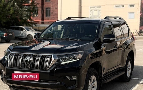 Toyota Land Cruiser Prado 150 рестайлинг 2, 2022 год, 7 500 000 рублей, 5 фотография