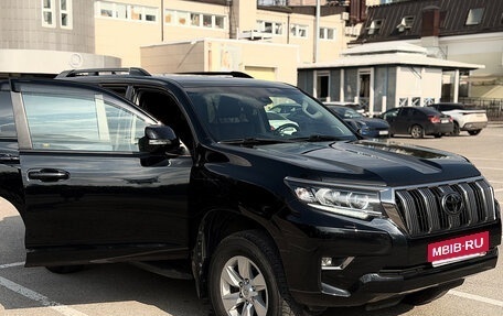 Toyota Land Cruiser Prado 150 рестайлинг 2, 2022 год, 7 500 000 рублей, 6 фотография
