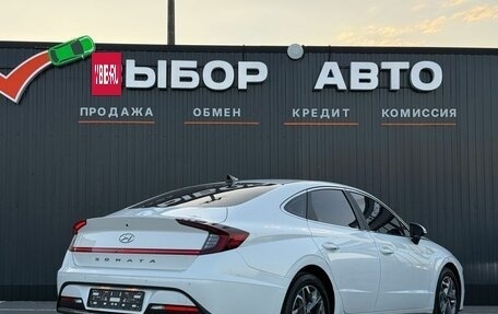 Hyundai Sonata VIII, 2019 год, 2 210 000 рублей, 2 фотография