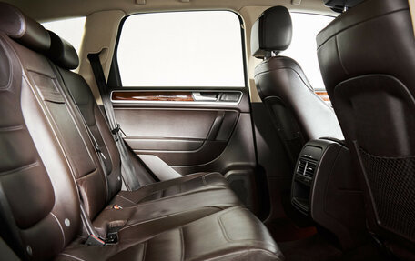 Volkswagen Touareg III, 2011 год, 1 695 000 рублей, 12 фотография
