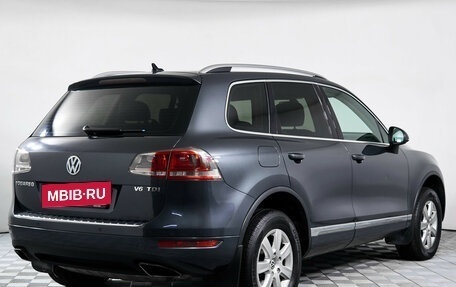 Volkswagen Touareg III, 2011 год, 1 695 000 рублей, 6 фотография