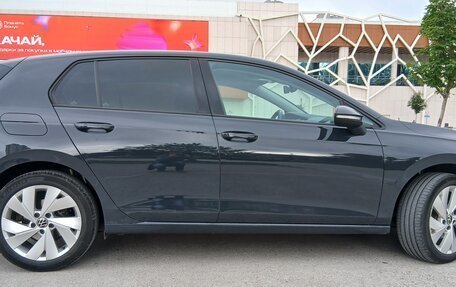 Volkswagen Golf VIII, 2022 год, 2 800 000 рублей, 2 фотография
