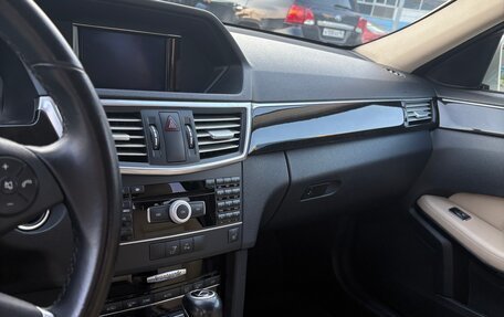 Mercedes-Benz E-Класс, 2011 год, 1 750 000 рублей, 23 фотография