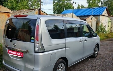 Nissan Serena IV, 2011 год, 950 000 рублей, 4 фотография