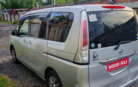 Nissan Serena IV, 2011 год, 950 000 рублей, 3 фотография