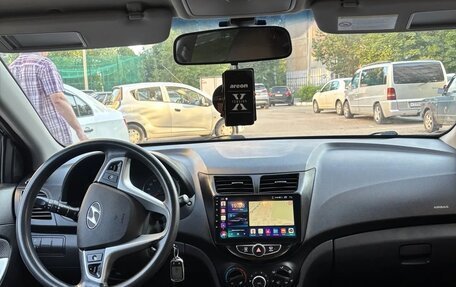 Hyundai Solaris II рестайлинг, 2013 год, 810 000 рублей, 10 фотография