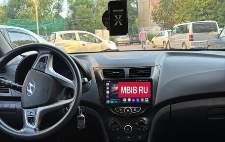 Hyundai Solaris II рестайлинг, 2013 год, 810 000 рублей, 5 фотография