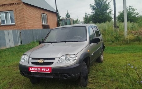 Chevrolet Niva I рестайлинг, 2011 год, 380 000 рублей, 2 фотография
