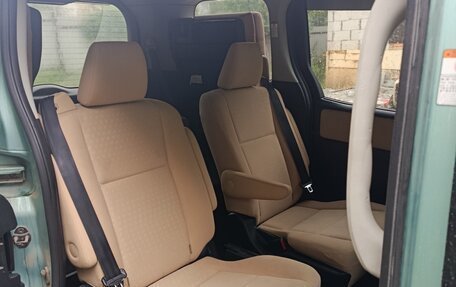 Toyota Noah III, 2015 год, 1 800 000 рублей, 5 фотография