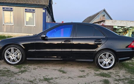 Mercedes-Benz C-Класс, 2005 год, 1 200 000 рублей, 3 фотография