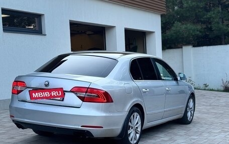 Skoda Superb III рестайлинг, 2014 год, 1 050 000 рублей, 3 фотография