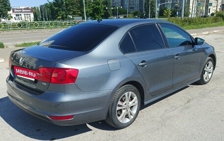 Volkswagen Jetta VI, 2011 год, 790 000 рублей, 2 фотография
