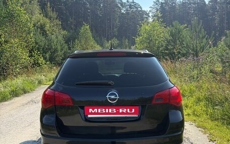 Opel Astra J, 2012 год, 590 000 рублей, 3 фотография