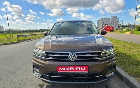 Volkswagen Tiguan II, 2017 год, 2 200 000 рублей, 2 фотография