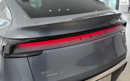 Tesla Model Y I, 2025 год, 5 880 000 рублей, 10 фотография