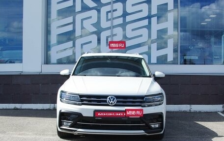 Volkswagen Tiguan II, 2019 год, 3 350 000 рублей, 3 фотография