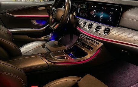 Mercedes-Benz E-Класс, 2021 год, 4 100 000 рублей, 4 фотография