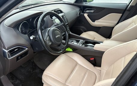 Jaguar F-Pace, 2017 год, 2 600 000 рублей, 10 фотография