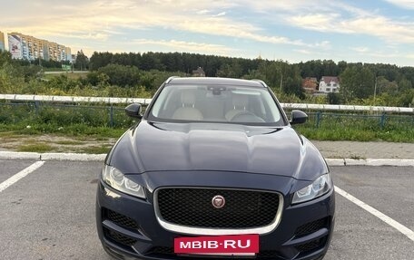 Jaguar F-Pace, 2017 год, 2 600 000 рублей, 6 фотография