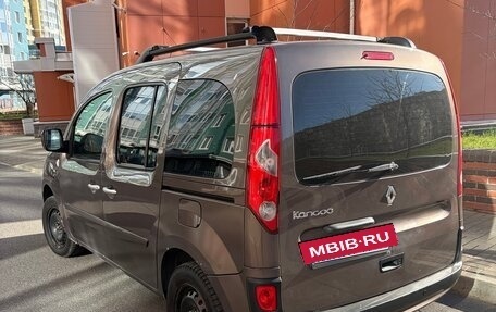 Renault Kangoo II рестайлинг, 2012 год, 558 000 рублей, 3 фотография