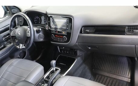 Mitsubishi Outlander III рестайлинг 3, 2019 год, 1 949 000 рублей, 5 фотография