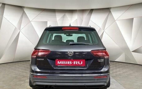 Volkswagen Tiguan II, 2017 год, 2 355 000 рублей, 8 фотография