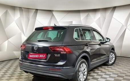 Volkswagen Tiguan II, 2017 год, 2 355 000 рублей, 2 фотография