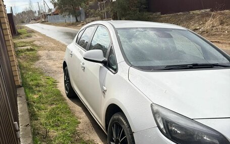 Opel Astra J, 2014 год, 750 000 рублей, 2 фотография