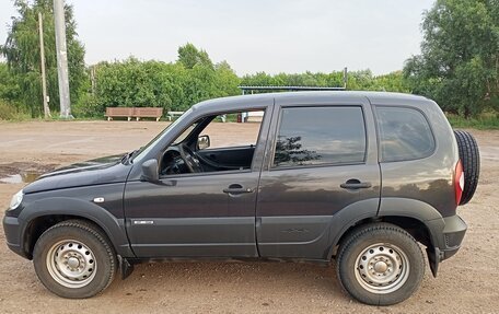 Chevrolet Niva I рестайлинг, 2018 год, 600 000 рублей, 2 фотография