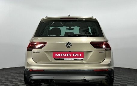 Volkswagen Tiguan II, 2018 год, 2 250 000 рублей, 7 фотография