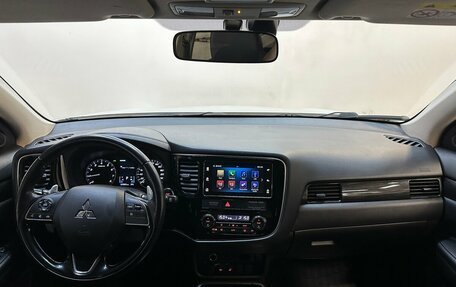 Mitsubishi Outlander III рестайлинг 3, 2018 год, 2 120 000 рублей, 5 фотография