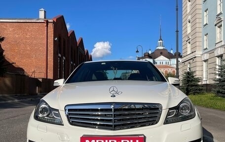 Mercedes-Benz C-Класс, 2012 год, 1 800 000 рублей, 1 фотография