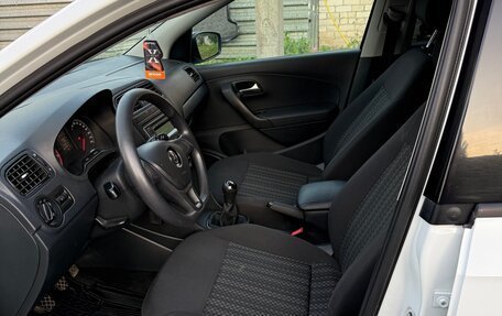Volkswagen Polo VI (EU Market), 2015 год, 895 000 рублей, 10 фотография