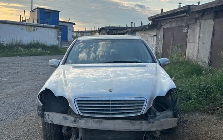 Mercedes-Benz C-Класс, 2003 год, 235 000 рублей, 2 фотография